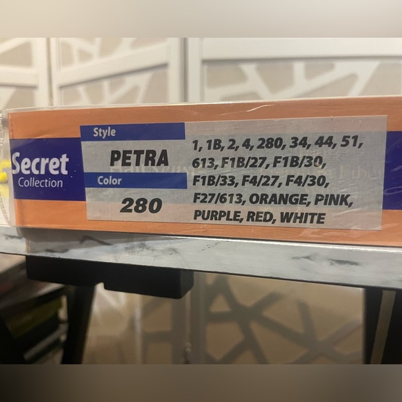 NWT 100% Premium Fiber Wig by HairSense - Picture 3 of 4